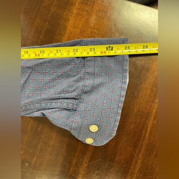 Banana Republic Poplin Button Down - Picture 5 of 5